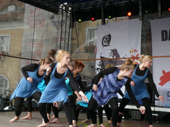 FLESZ w choreografii "Życie to dżungla"