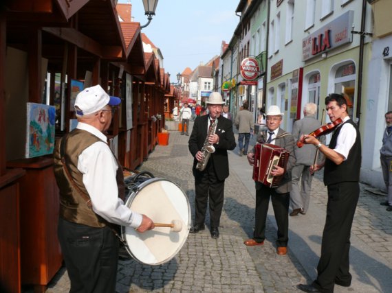 kapela wśród kramików